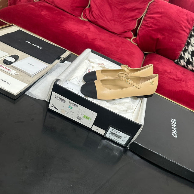 MARY JANE SHOES IN BEIGE CREAM CALFSKIN AND BLACK SATIN