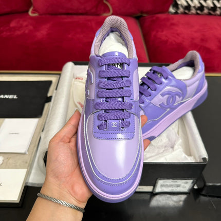 TRAINERS IN LIGHT PURPLE SHINY CALFSKIN