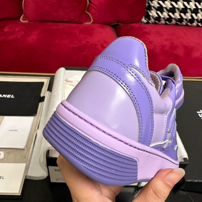 TRAINERS IN LIGHT PURPLE SHINY CALFSKIN