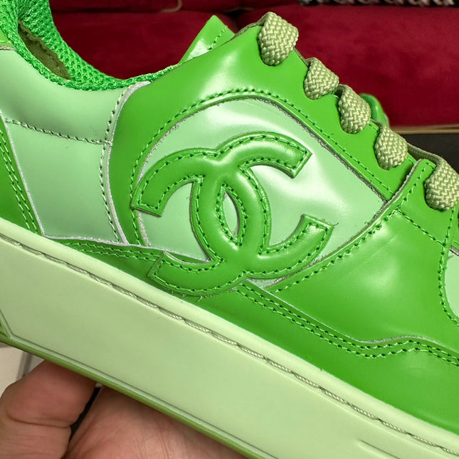 TRAINERS IN LIGHT GREEN SHINY CALFSKIN