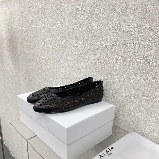 ALAIA BALLET FLAT IN BLACK MESH LAMBSKIN