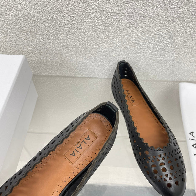 ALAIA BALLET FLAT IN BLACK MESH LAMBSKIN