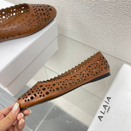 ALAIA BALLET FLAT IN CARAMEL BROWN MESH LAMBSKIN