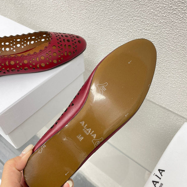 ALAIA BALLET FLAT IN BURGUNDY RED MESH LAMBSKIN