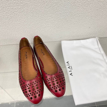 ALAIA BALLET FLAT IN BURGUNDY RED MESH LAMBSKIN