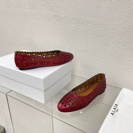 ALAIA BALLET FLAT IN BURGUNDY RED MESH LAMBSKIN
