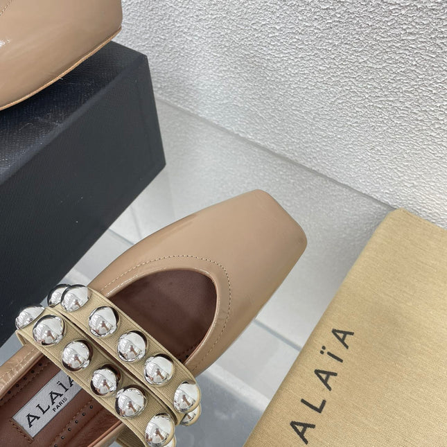 ALAIA MARY JANE PEARL IN GLOSSY BEIGE LAMBSKIN