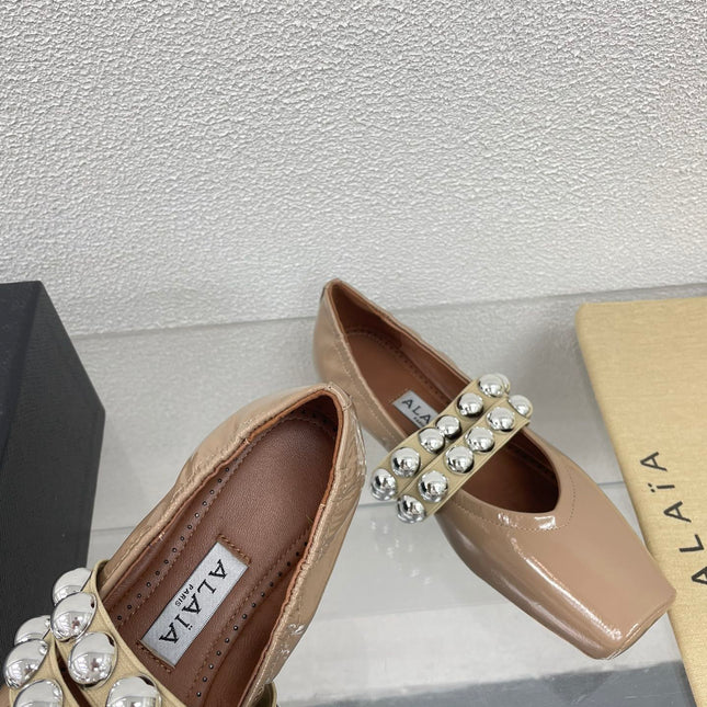 ALAIA MARY JANE PEARL IN GLOSSY BEIGE LAMBSKIN