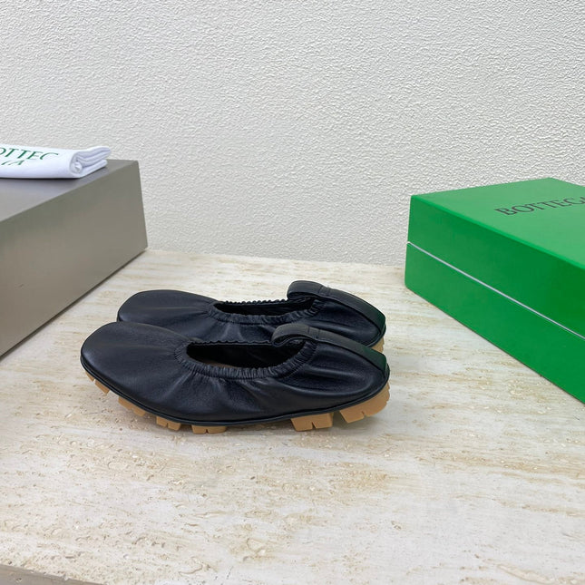ELASTIC BALLERINA FLATS IN BLACK LAMBSKIN