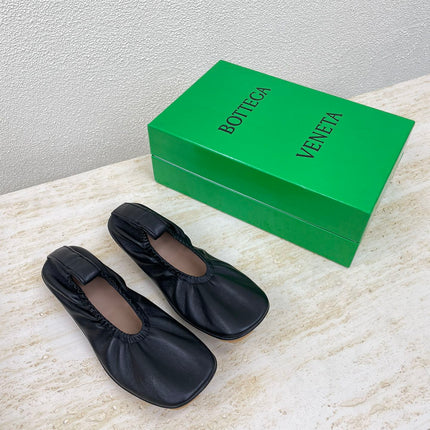ELASTIC BALLERINA FLATS IN BLACK LAMBSKIN