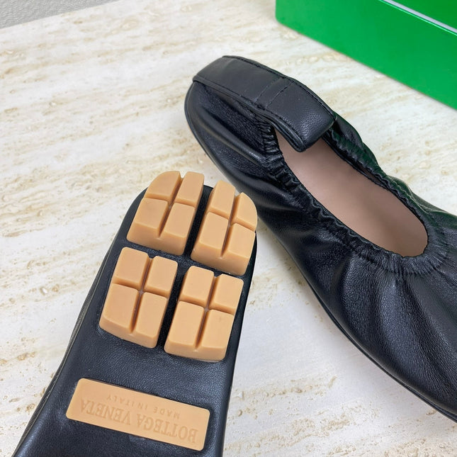 ELASTIC BALLERINA FLATS IN BLACK LAMBSKIN