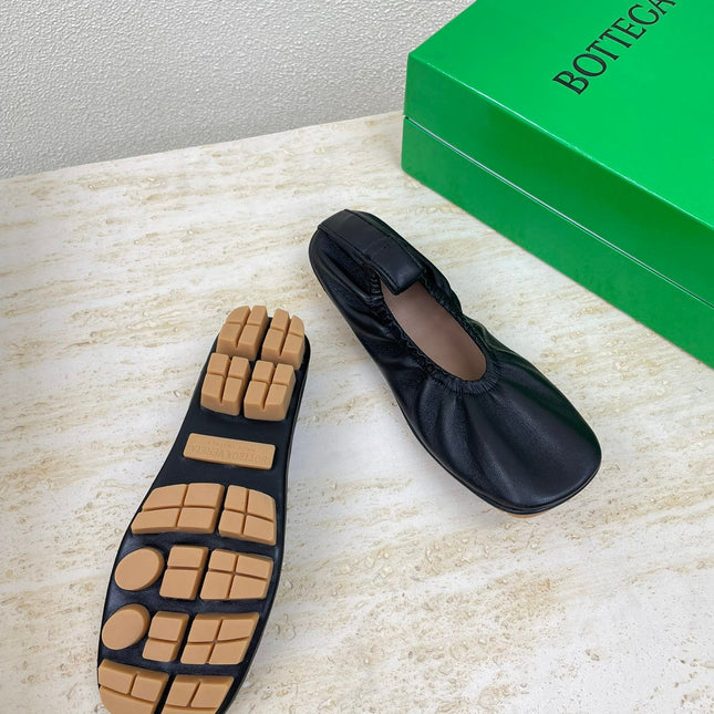 ELASTIC BALLERINA FLATS IN BLACK LAMBSKIN
