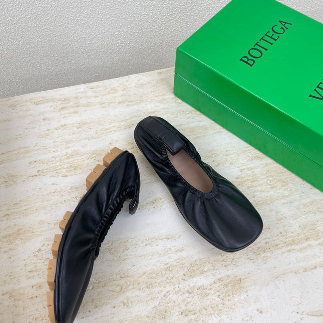 ELASTIC BALLERINA FLATS IN BLACK LAMBSKIN
