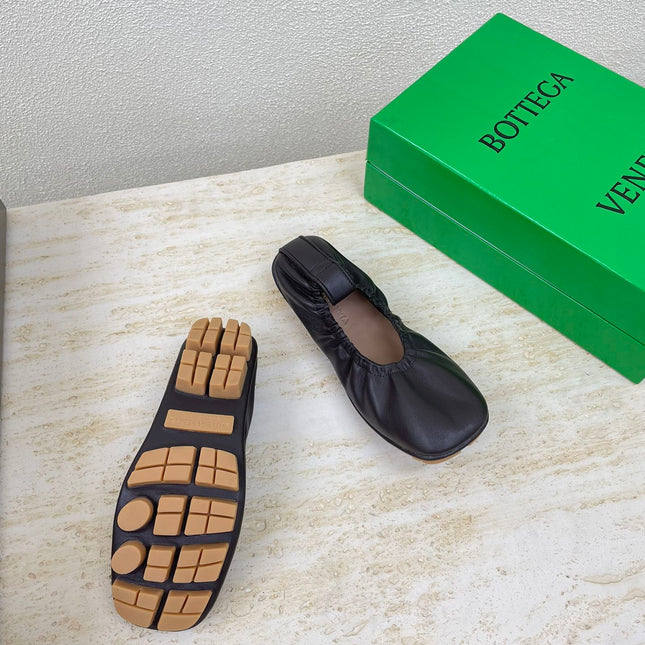 ELASTIC BALLERINA FLATS IN CHOCOLATE BROWN LAMBSKIN