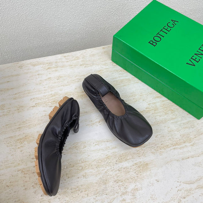 ELASTIC BALLERINA FLATS IN CHOCOLATE BROWN LAMBSKIN
