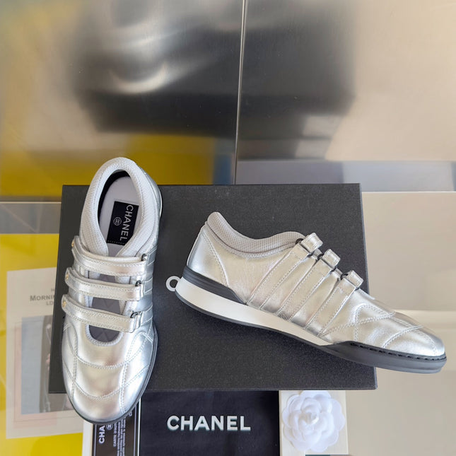 CC MARY JANE SNEAKER IN SILVER LAMBSKIN