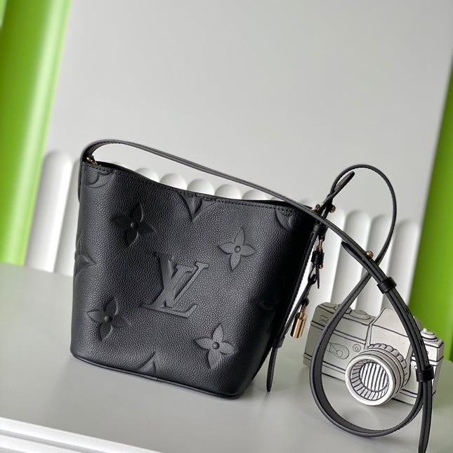 ALL IN BB 18 IN BLACK EMBOSSED COWHIDE GOLD LOCK