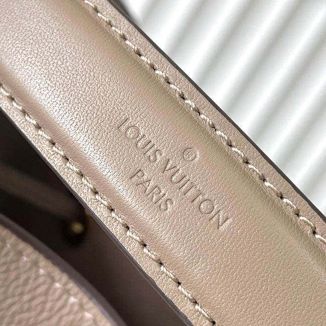CRAFTY NEONOE 26 IN BROWN AND CREAM BICOLOR EMPREINTE CALFSKIN