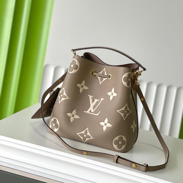CRAFTY NEONOE 26 IN BROWN AND CREAM BICOLOR EMPREINTE CALFSKIN