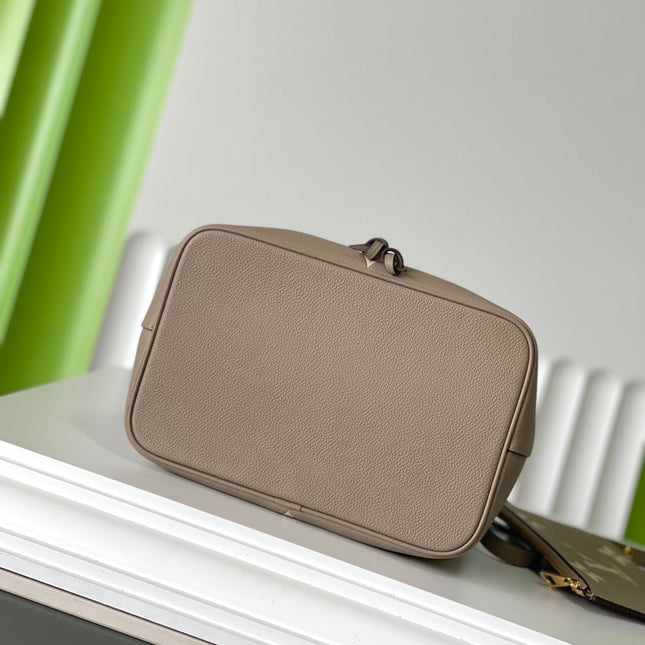 CRAFTY NEONOE 26 IN BROWN AND CREAM BICOLOR EMPREINTE CALFSKIN