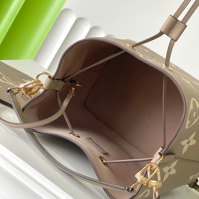 CRAFTY NEONOE 26 IN BROWN AND CREAM BICOLOR EMPREINTE CALFSKIN