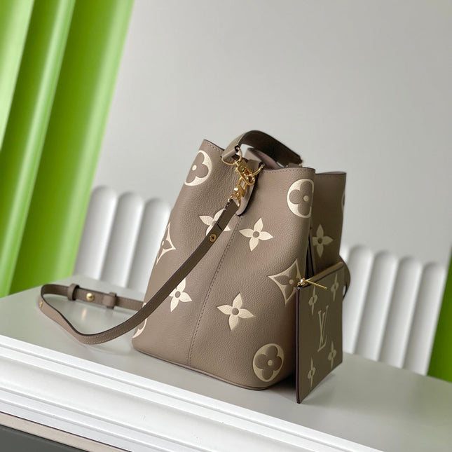 CRAFTY NEONOE 26 IN BROWN AND CREAM BICOLOR EMPREINTE CALFSKIN