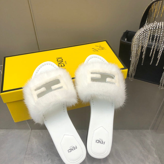 FENDI BAGUETTE MINK SLIDE SLIPPER IN WHITE FUR