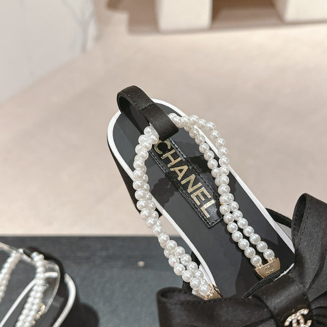 HIGH SANDAL WITH PEARL CHAIN BLACK LAMBSKIN WITH WHITE RHINESTONES