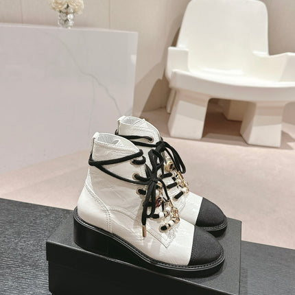 OXFORD SHORT BOOTS WHITE MIX BLACK SHEEPSKIN