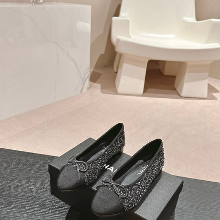 BALLET FLATS IN BLACK MIX WHITE TWEED AND SATIN