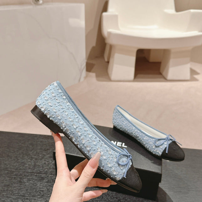 BALLET FLATS IN LIGHT BLUE DENIM AND BLACK SATIN
