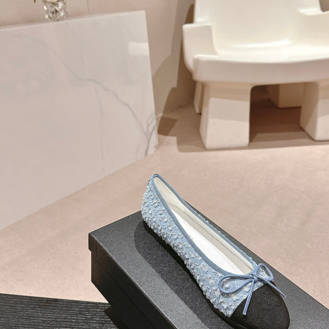 BALLET FLATS IN LIGHT BLUE DENIM AND BLACK SATIN