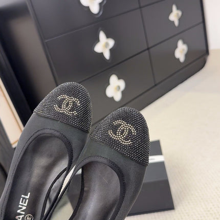 BALLET FLAT IN BLACK FABRIC AND MESH WITH CRYSTALS