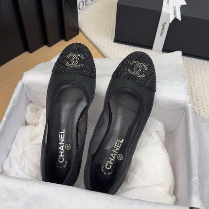 BALLET FLAT IN BLACK FABRIC AND MESH WITH CRYSTALS