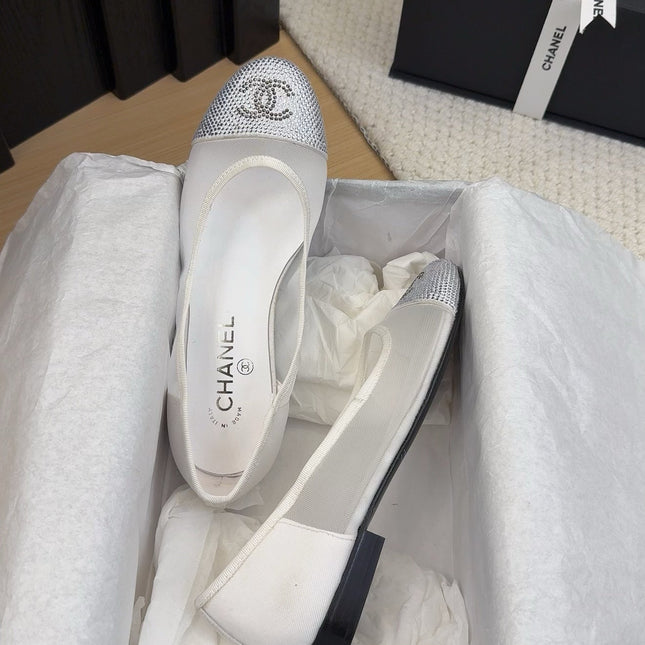 BALLET FLAT IN WHITE FABRIC AND MESH WITH CRYSTALS