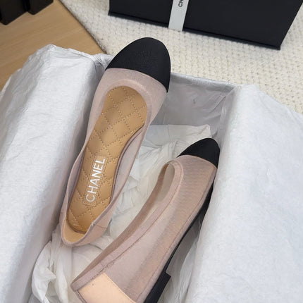 BALLET FLAT IN BLACK FABRIC AND PASTEL PINK MESH