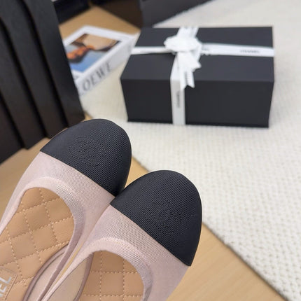 BALLET FLAT IN BLACK FABRIC AND PASTEL PINK MESH