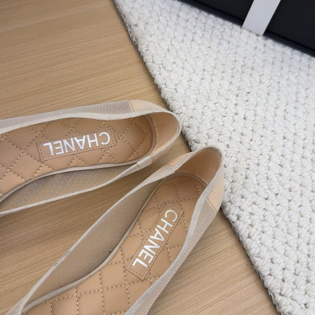 BALLET FLAT IN BLACK FABRIC AND BEIGE MESH