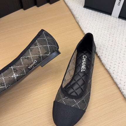 BALLET FLAT IN BLACK FABRIC AND MESH