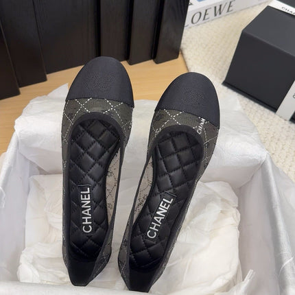 BALLET FLAT IN BLACK FABRIC AND MESH