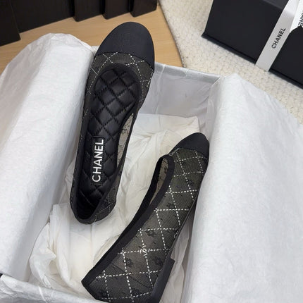 BALLET FLAT IN BLACK FABRIC AND MESH