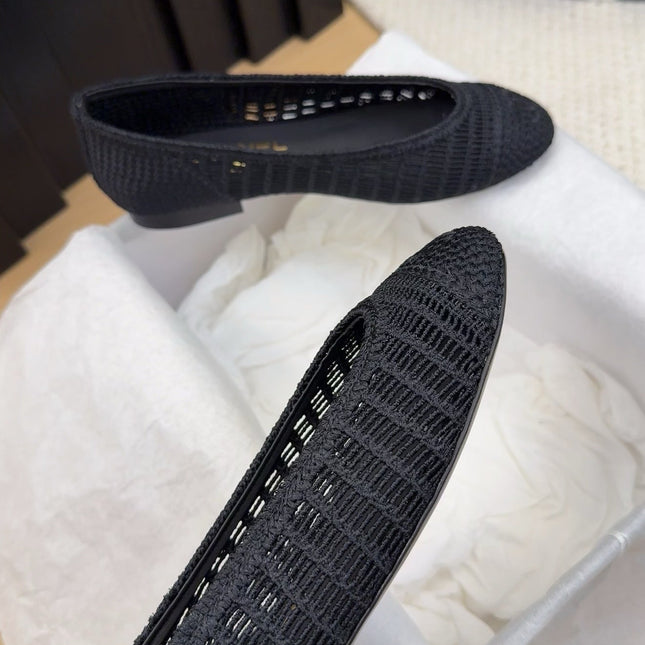 BALLERINAS IN BLACK RAFFIA