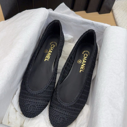 BALLERINAS IN BLACK RAFFIA