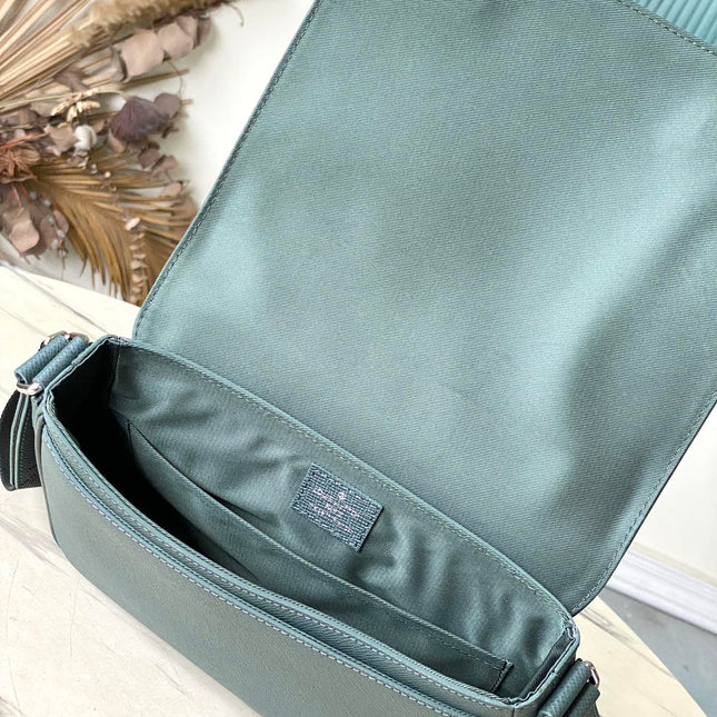 DISTRICT PM 26 IN CELESTE GREEN CALFSKIN