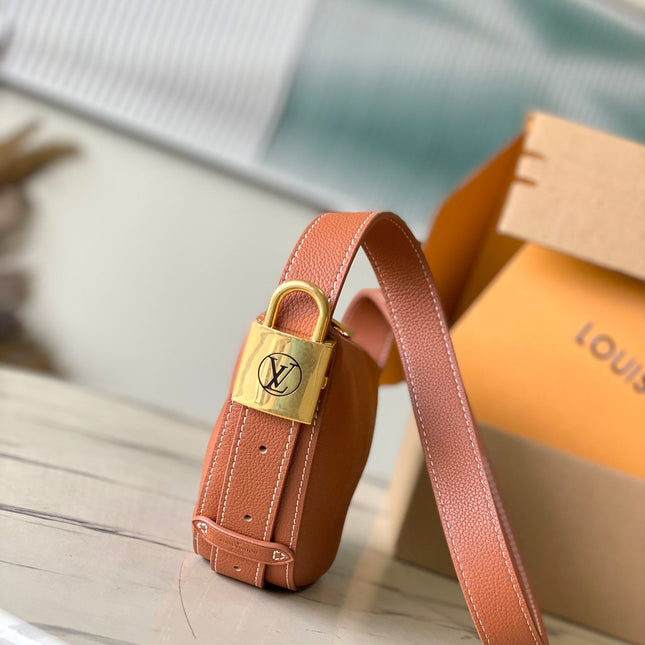 LOW KEY BUMBAG 28 IN SPANISH ORANGE CALFSKIN GOLD BUCKLE