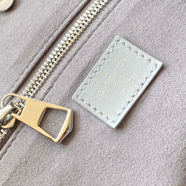 CARRYALL VIBE MM 39 IN TRIANON GRAY SHINY LAMBSKIN