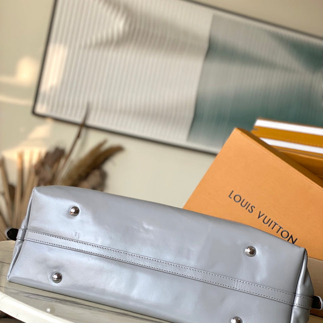CARRYALL VIBE MM 39 IN TRIANON GRAY SHINY LAMBSKIN