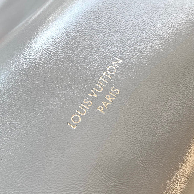 CARRYALL VIBE 33 IN TRIANON GRAY SHINY LAMBSKIN
