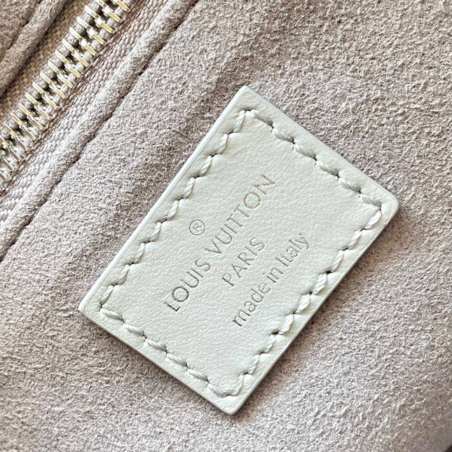 CARRYALL VIBE 33 IN TRIANON GRAY SHINY LAMBSKIN
