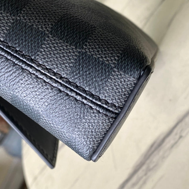 TAKEOFF POUCH 30 IN GREY BLACK DAMIER GRAPHITE CANVAS